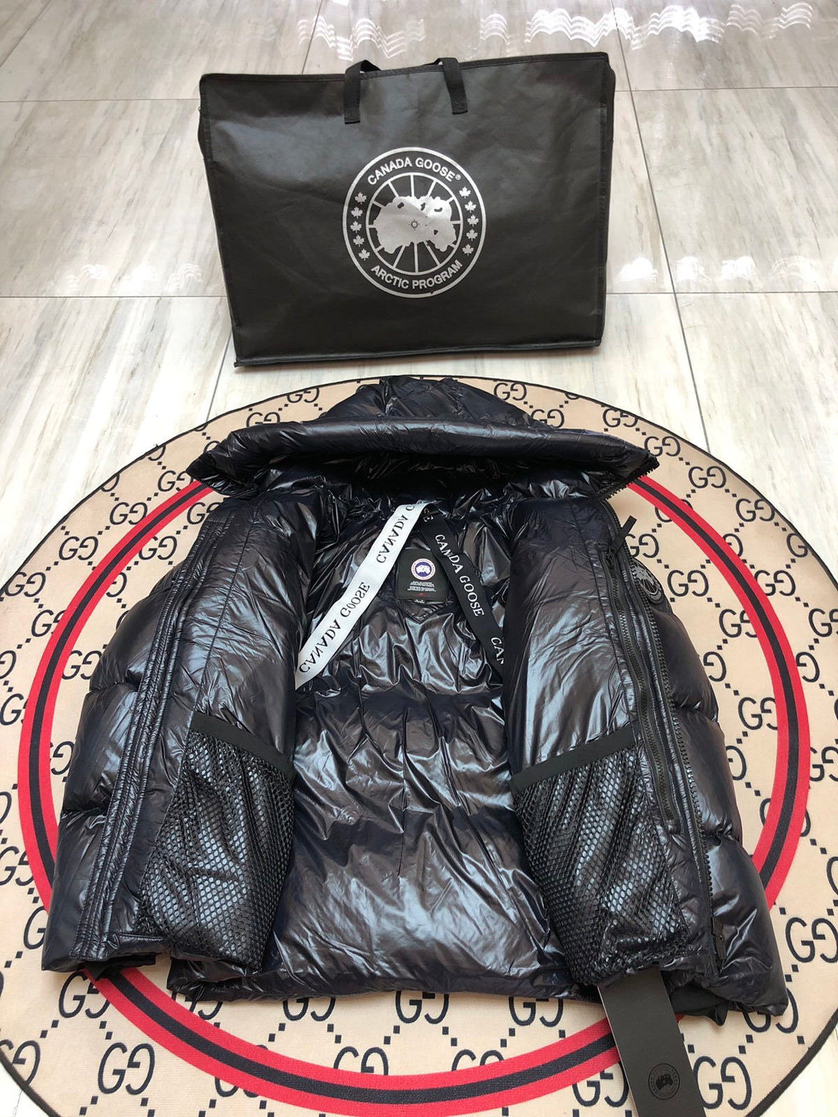 Canada Goose Black High-Gloss Hooded Down Jacket