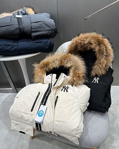 MLB NY Yankees Fur Trim Hooded Down Jacket Cream