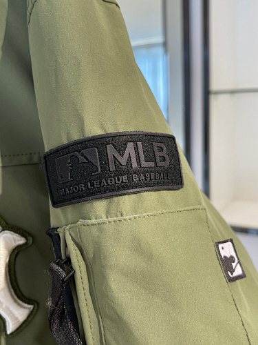 MLB NY Yankees Duck Down Jacket Olive Green