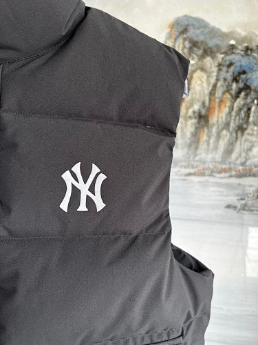MLB New York Yankees Black Puffer Down Vest