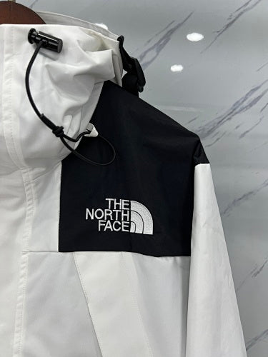 The North Face 1990 Mountain Jacket GTX White Black
