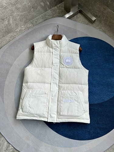 Canada Goose Freestyle Crew White Down Vest – Tone-on-Tone Logo