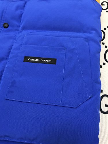 Canada Goose Freestyle Crew Blue Down Vest – Red Badge