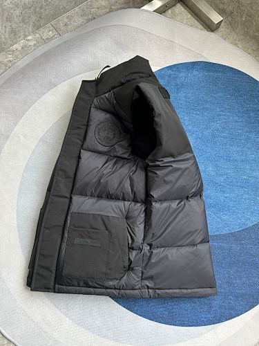 Canada Goose Freestyle Crew Charcoal Down Vest – Tone-on-Tone Logo