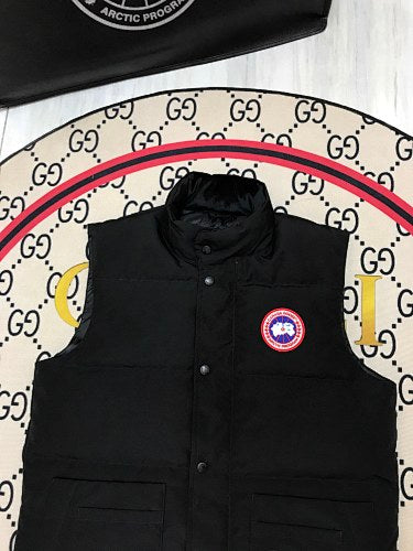 Canada Goose Freestyle Crew Black Down Vest – Red Badge