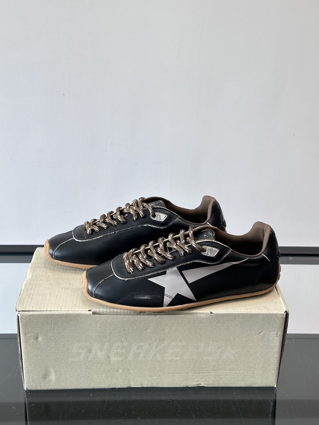 Golden Goose Star Low-Top Sneakers - Gum Sole